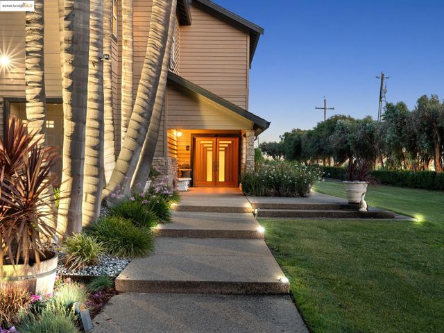 17035 TERMINOUS RD, Isleton, CA 95641