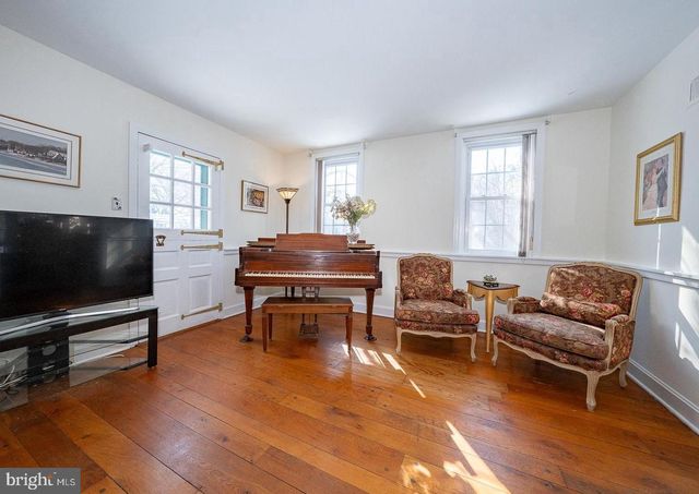 29 ROSELAWN AVE, Lansdowne, PA 19050