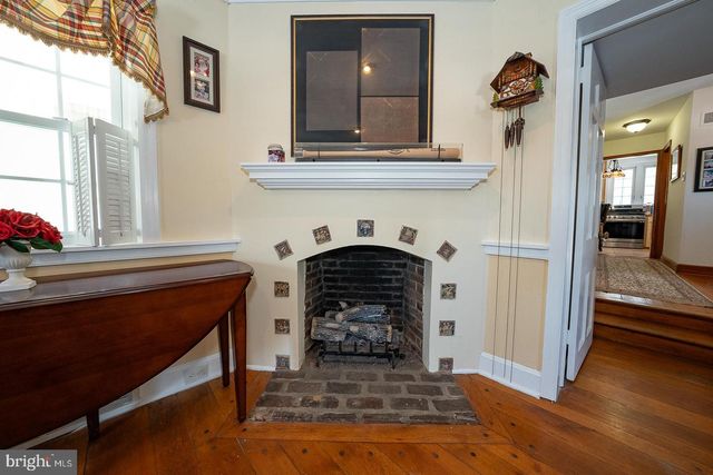 29 ROSELAWN AVE, Lansdowne, PA 19050