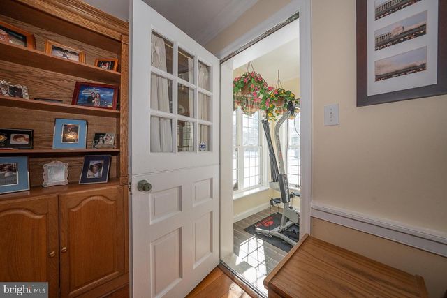 29 ROSELAWN AVE, Lansdowne, PA 19050