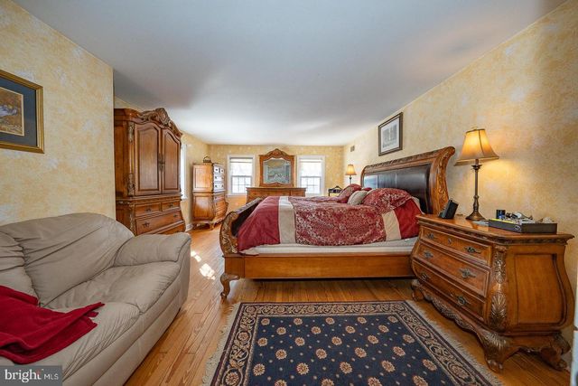 29 ROSELAWN AVE, Lansdowne, PA 19050