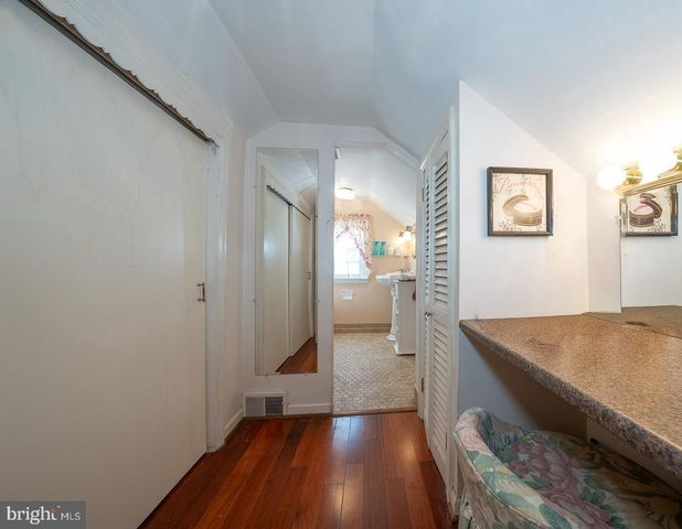 29 ROSELAWN AVE, Lansdowne, PA 19050