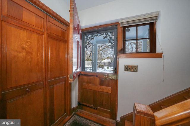 29 ROSELAWN AVE, Lansdowne, PA 19050