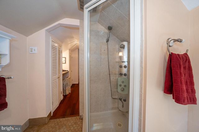 29 ROSELAWN AVE, Lansdowne, PA 19050