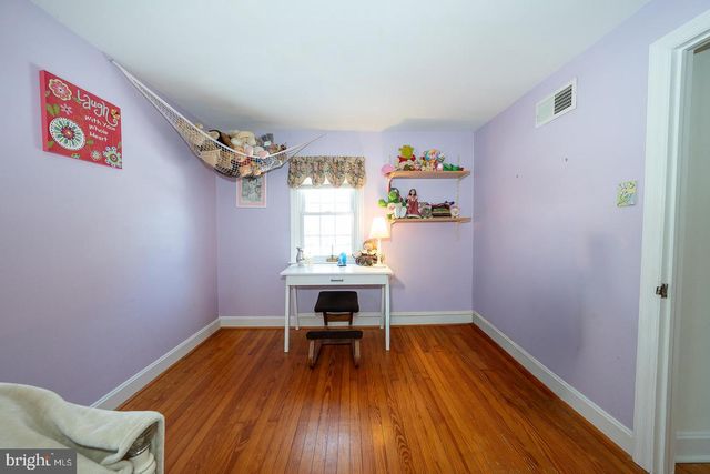 29 ROSELAWN AVE, Lansdowne, PA 19050