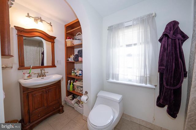 29 ROSELAWN AVE, Lansdowne, PA 19050