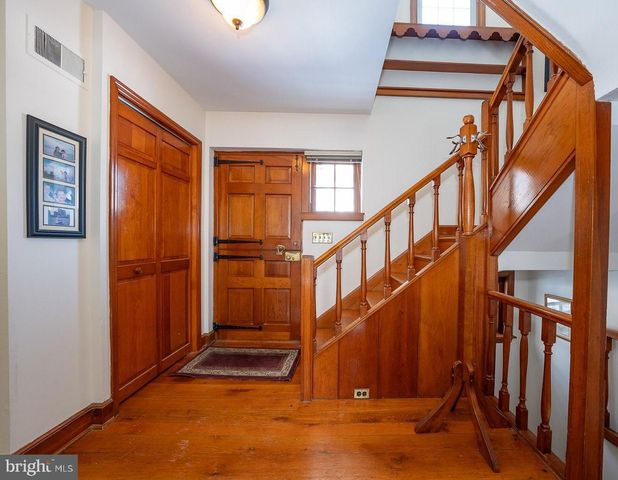 29 ROSELAWN AVE, Lansdowne, PA 19050