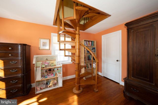 29 ROSELAWN AVE, Lansdowne, PA 19050