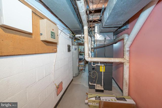 29 ROSELAWN AVE, Lansdowne, PA 19050