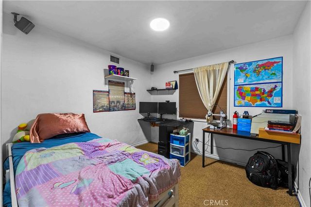 28236 Hot Springs, Canyon Country, CA 91351