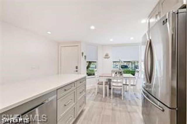 360 Horse Creek DR 107, Naples, FL 34110