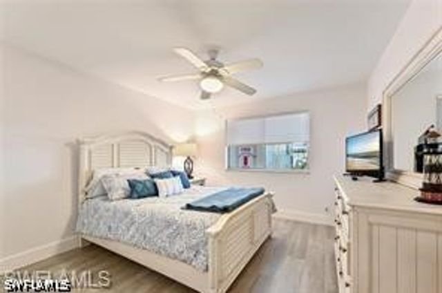360 Horse Creek DR 107, Naples, FL 34110