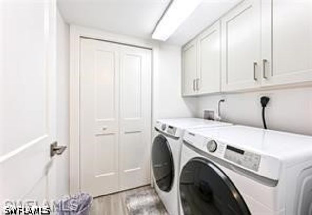 360 Horse Creek DR 107, Naples, FL 34110