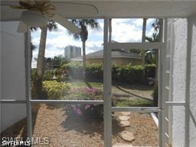 360 Horse Creek DR 107, Naples, FL 34110