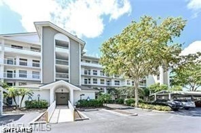 360 Horse Creek DR 107, Naples, FL 34110