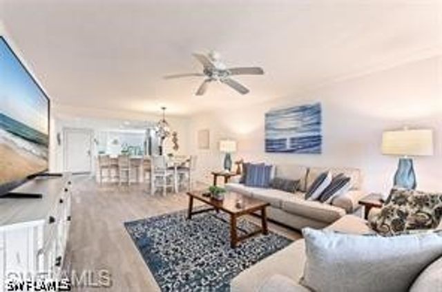 360 Horse Creek DR 107, Naples, FL 34110