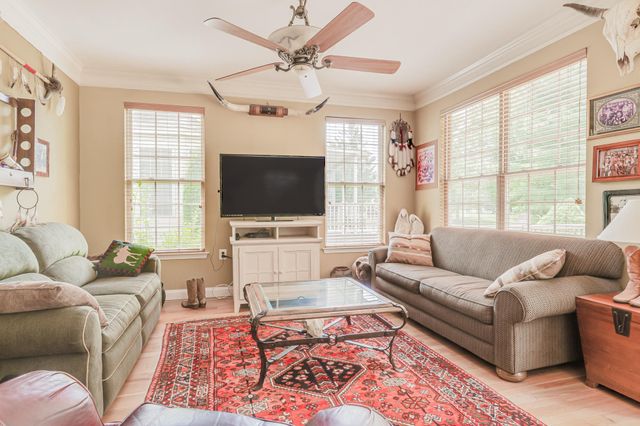 1010 MONROE DR, Warwick, PA 18974