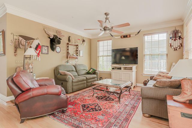 1010 MONROE DR, Warwick, PA 18974