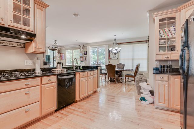 1010 MONROE DR, Warwick, PA 18974