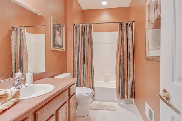 1010 MONROE DR, Warwick, PA 18974