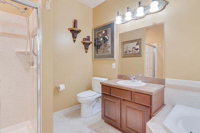 1010 MONROE DR, Warwick, PA 18974