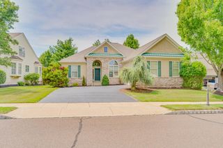 1010 MONROE DR, Warwick, PA 18974