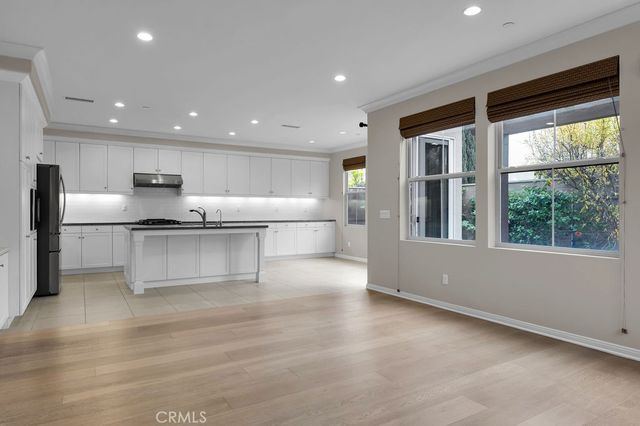 89 Devonshire, Irvine, CA 92620