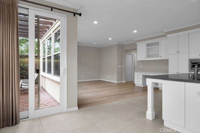 89 Devonshire, Irvine, CA 92620