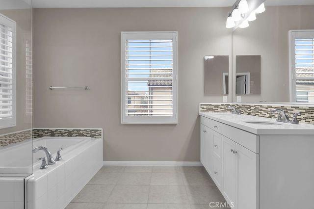 89 Devonshire, Irvine, CA 92620