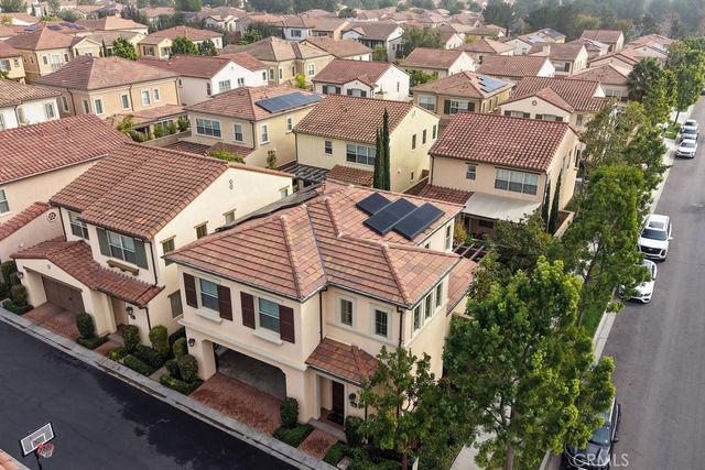 89 Devonshire, Irvine, CA 92620