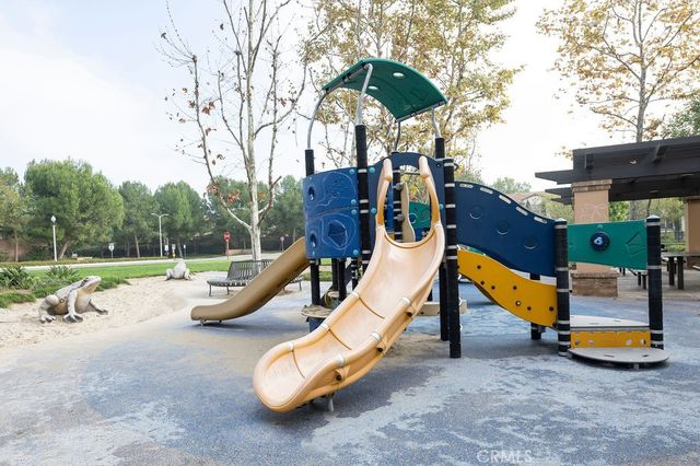 89 Devonshire, Irvine, CA 92620