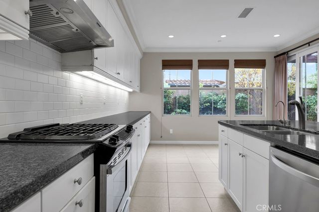 89 Devonshire, Irvine, CA 92620