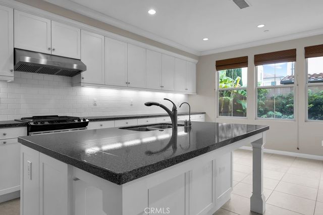 89 Devonshire, Irvine, CA 92620