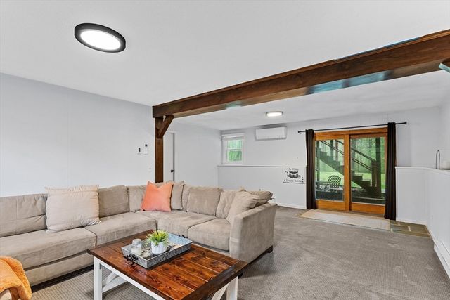 346 Millville Rd, Uxbridge, MA 01569