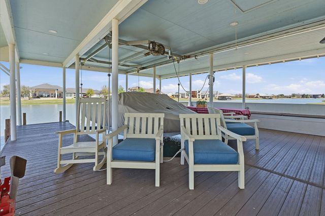 108 Lakeside CV, Martindale, TX 78655