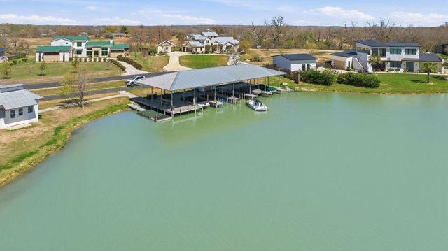 108 Lakeside CV, Martindale, TX 78655