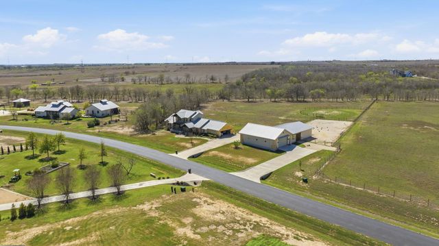 108 Lakeside CV, Martindale, TX 78655