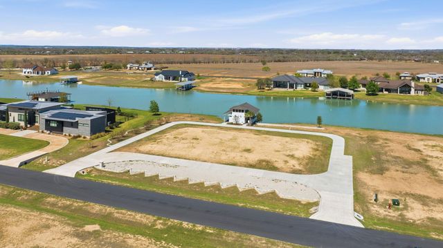 108 Lakeside CV, Martindale, TX 78655