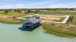 108 Lakeside CV, Martindale, TX 78655