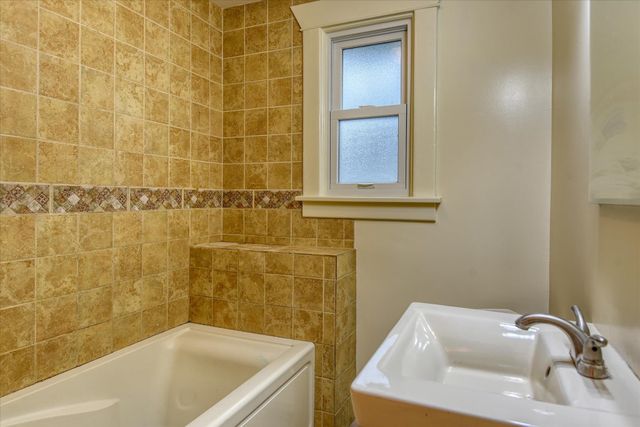 407 W Gordon Ave, Spokane, WA 99205