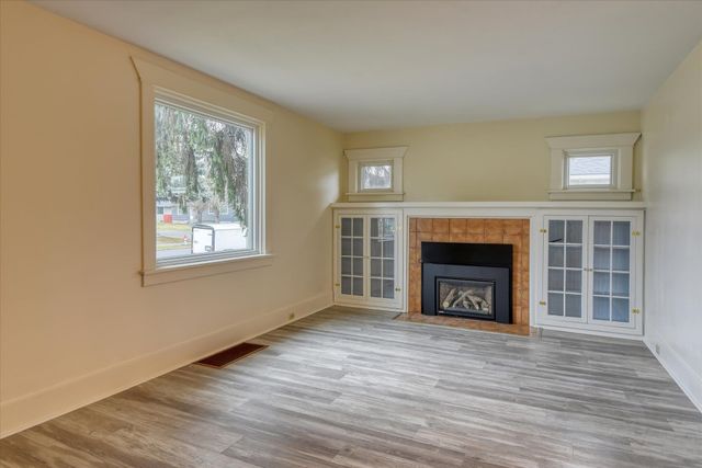 407 W Gordon Ave, Spokane, WA 99205