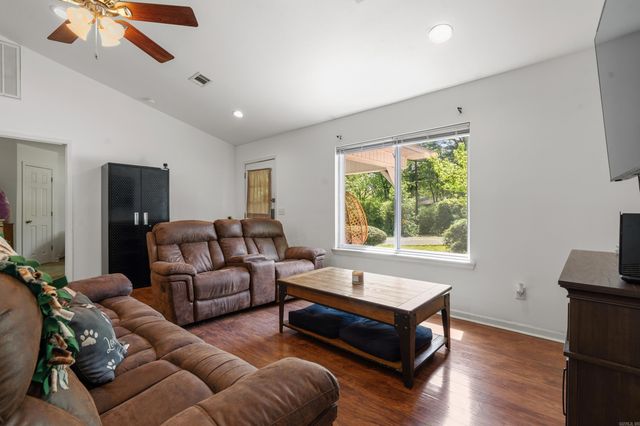 2112 Lakeshore Drive, Hot Springs, AR 71913