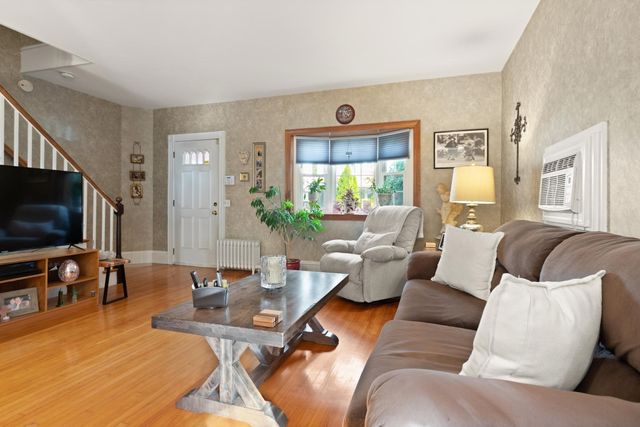 10 Cedar Cliff Terrace, Medford, MA 02155