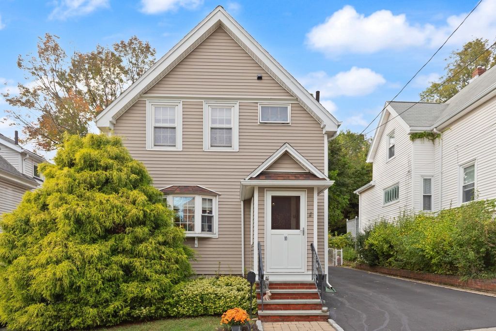 10 Cedar Cliff Terrace, Medford, MA 02155