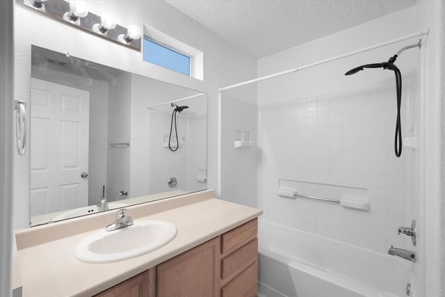 10823 Habanero Way SE, Albuquerque, NM 87123