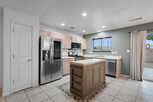 10823 Habanero Way SE, Albuquerque, NM 87123