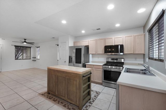 10823 Habanero Way SE, Albuquerque, NM 87123