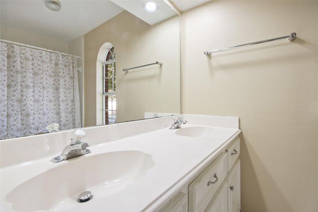 8411 Rockford Hall Drive, Spring, TX 77379