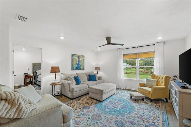 10680 Northern Dancer Court, Daphne, AL 36526