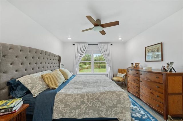 10680 Northern Dancer Court, Daphne, AL 36526